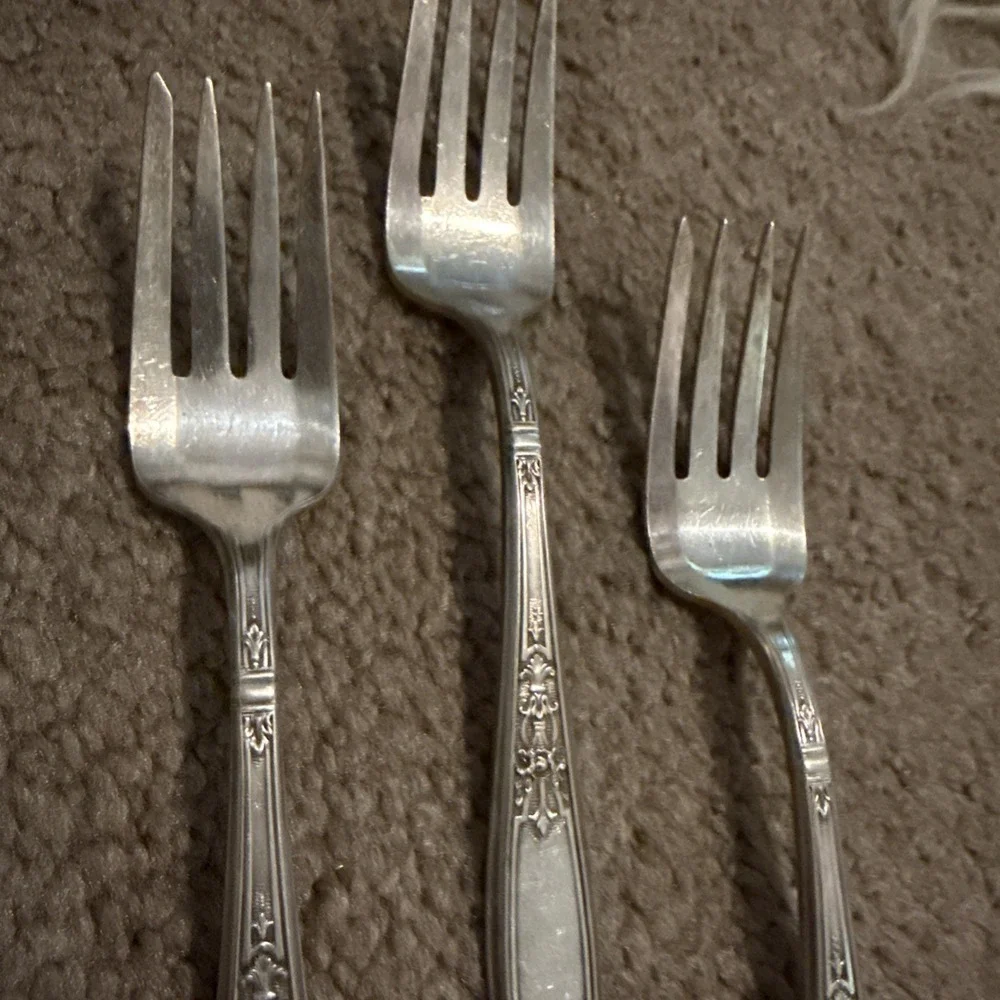 Vintage 1847 Rogers Bros Ambassador Dessert Forks  3